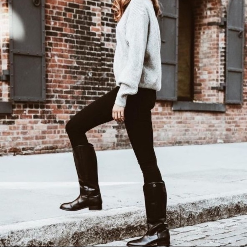 Frye Mellissa button 2 VEUC 6.5